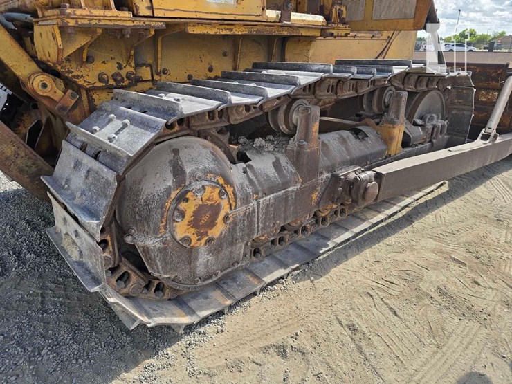caterpillar-d6d-image-36