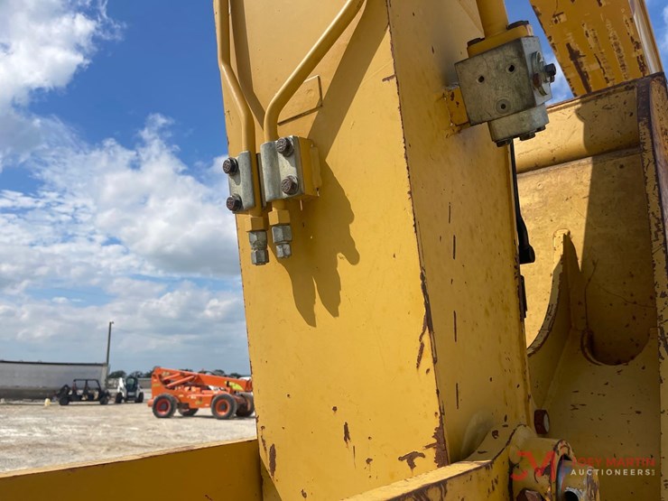 2013-caterpillar-320el-image-15