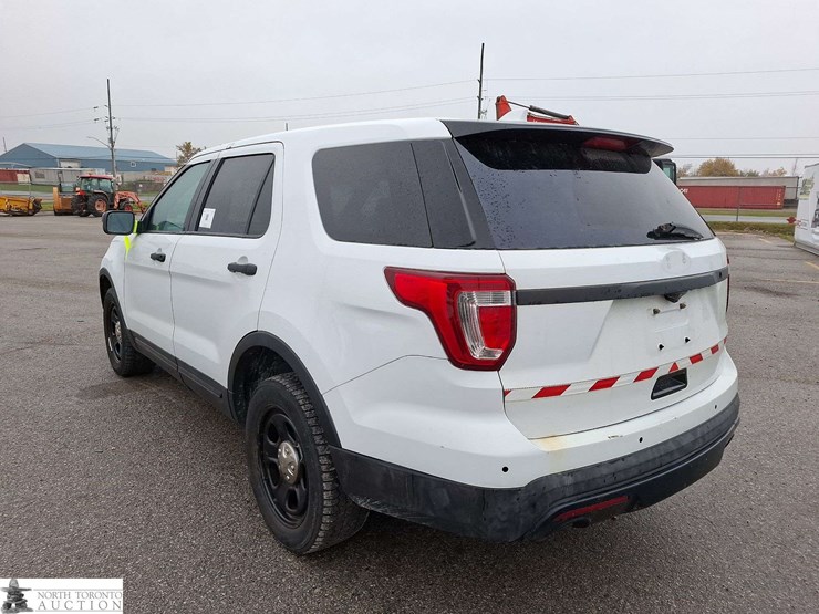 2017-ford-explorer-image-7