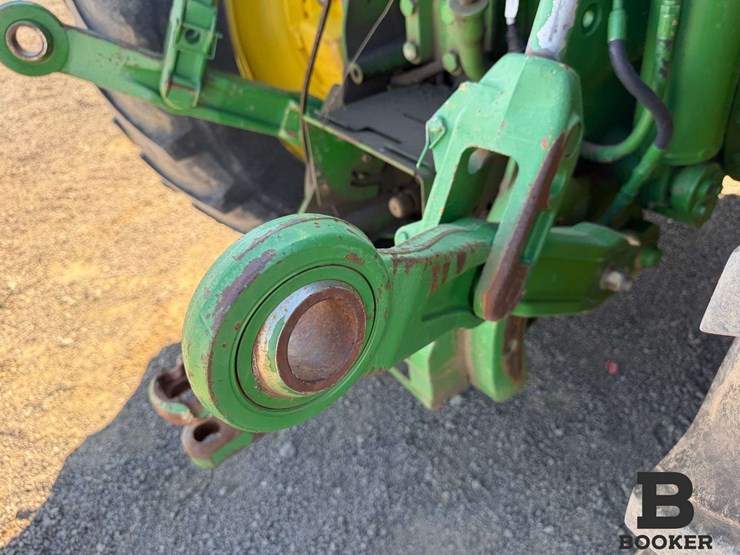 2011-john-deere-8360r-tractor-image-55