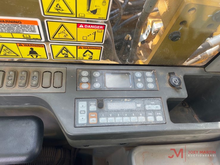2013-caterpillar-320el-image-22