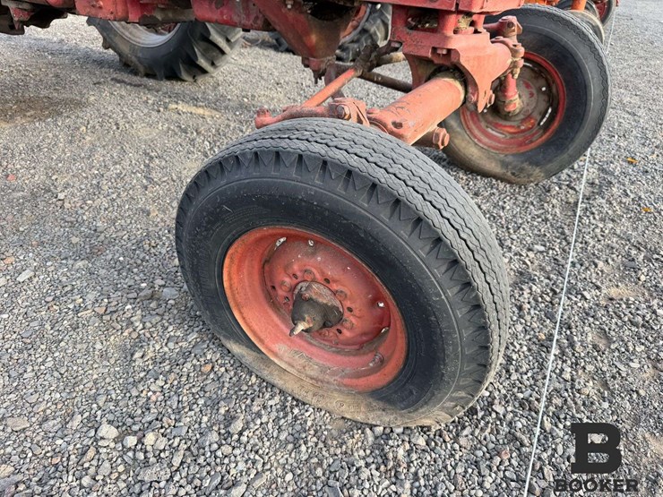 1967-international-farmall-656-tractor---non-running-image-6