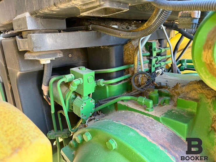 2011-john-deere-8360r-tractor-image-43