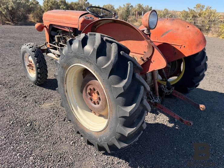 1964-massey-ferguson-35-tractor-image-20