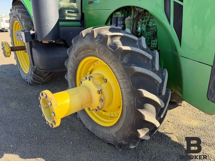 2011-john-deere-8360r-tractor-image-71