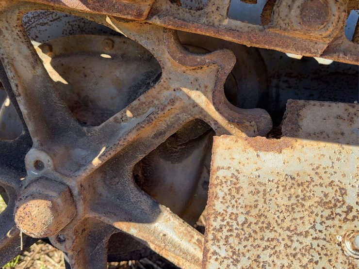 caterpillar-ten-image-23