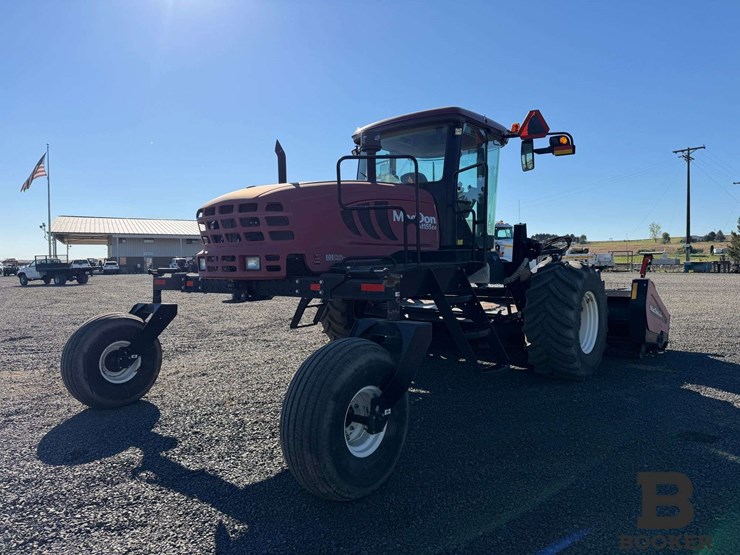 2016-macdon-m155e4-windrower-image-2