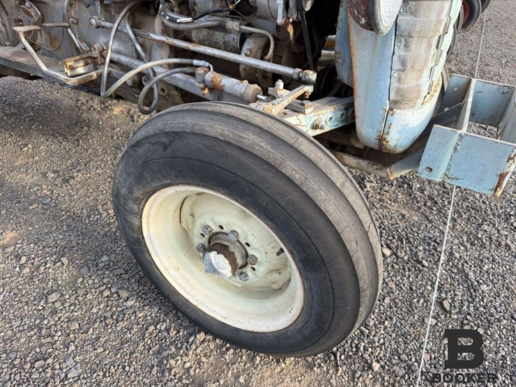 1971-massey-ferguson-135-tractor---non-running-image-7