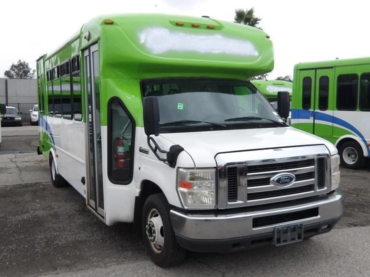 2017-ford-e450-image-2