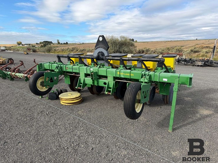 john-deere-1700-planter-image-2
