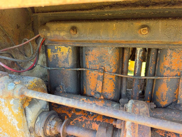 caterpillar-thirty-image-17