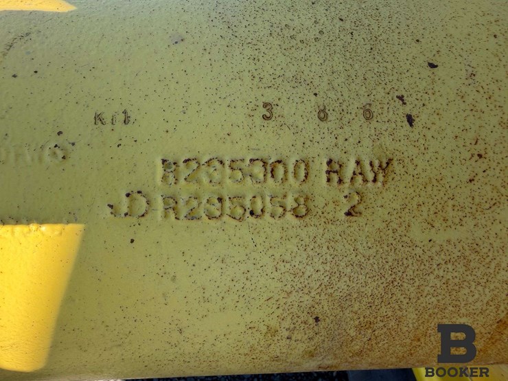 2011-john-deere-8360r-tractor-image-73