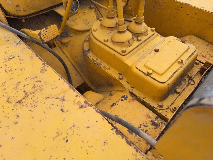caterpillar-twenty-eight-image-34