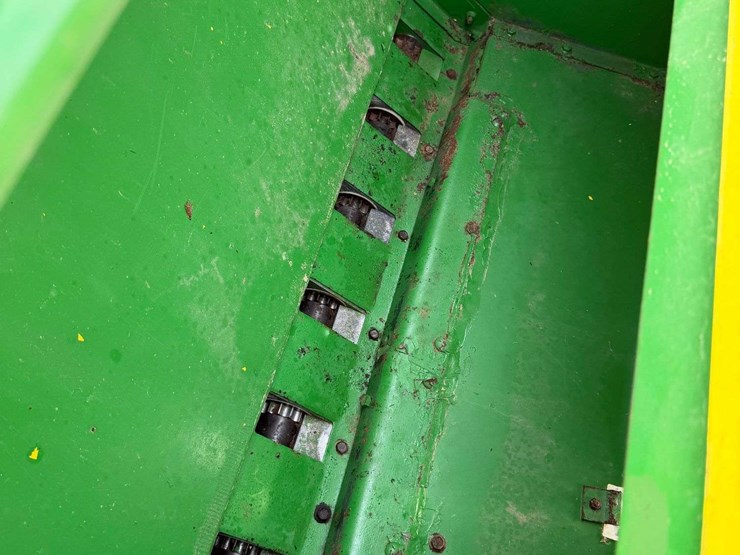 john-deere-8300-grain-drill-image-26