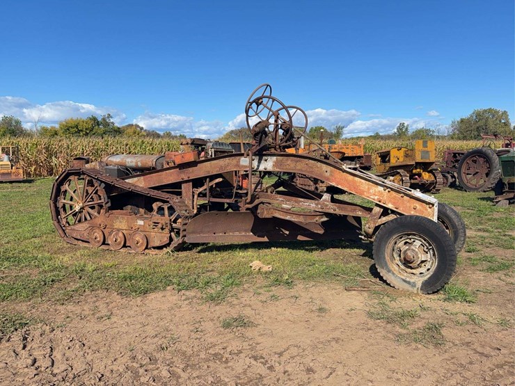 fordson-trackson-road-grader-image-1