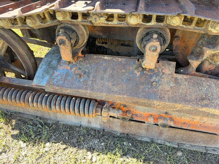 caterpillar-thirty-image-44