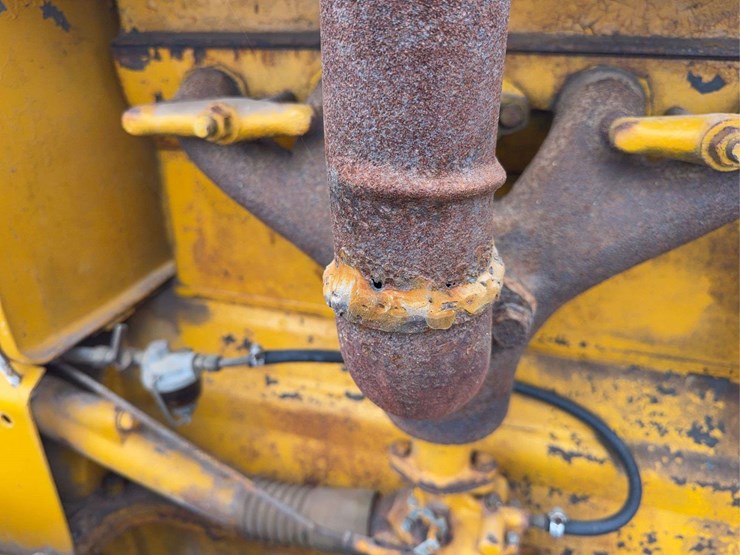 caterpillar-2-ton-image-16