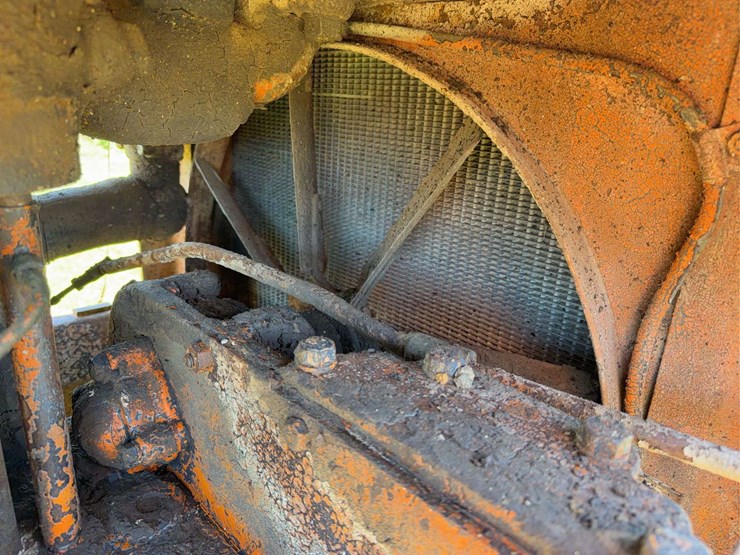 caterpillar-thirty-image-14