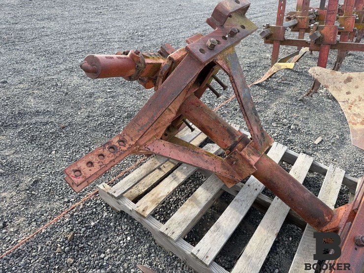 single-bottom-roll-over-plow-image-11