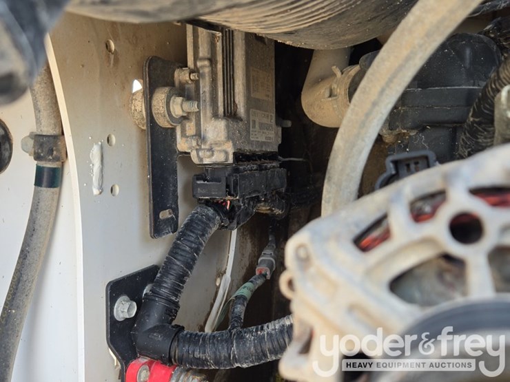 2021-bobcat-t66-image-36