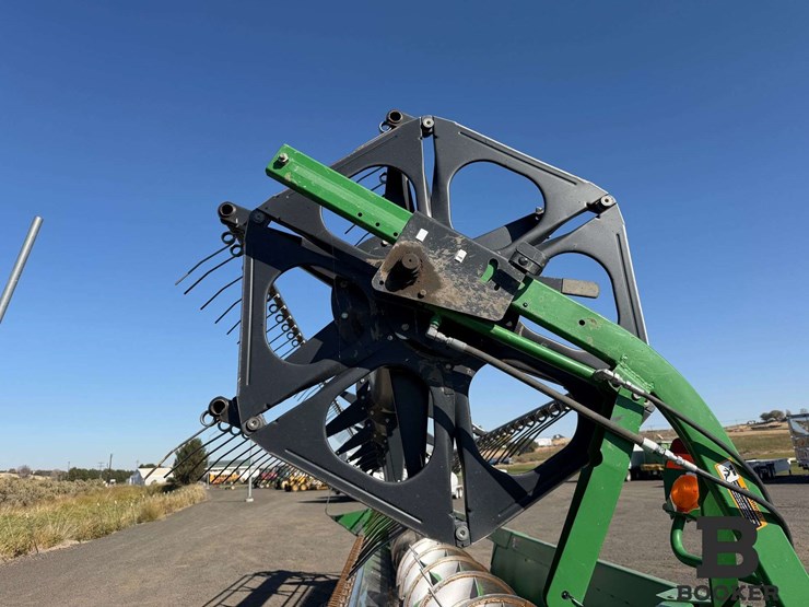 2011-john-deere-630r-platform-header-image-13