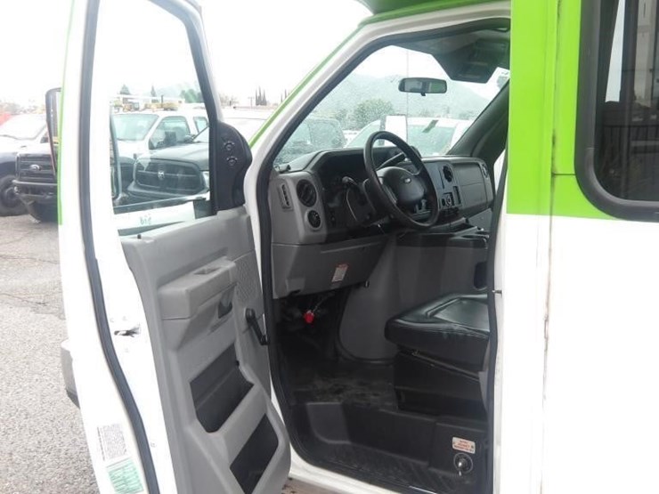 2016-ford-e450-image-17