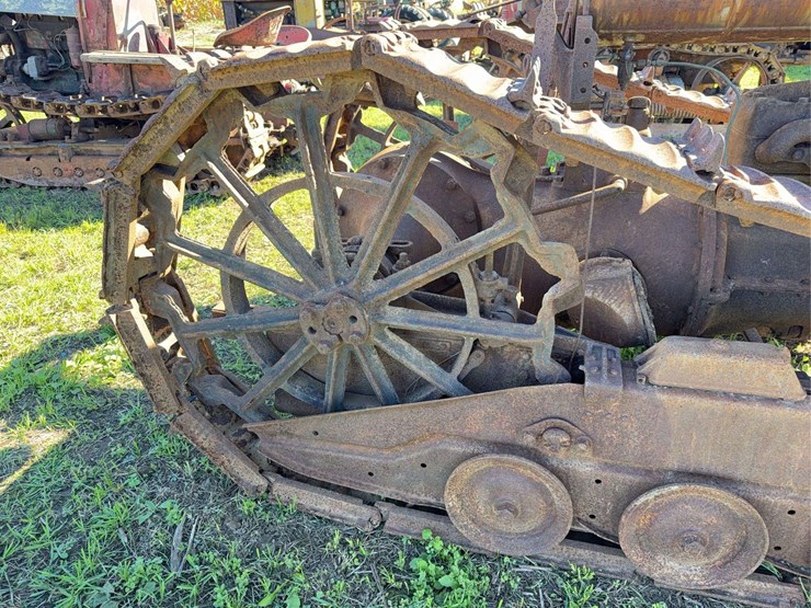 fordson-trackson-f-image-28
