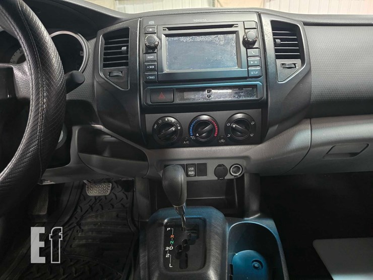 2013-toyota-tacoma-image-14