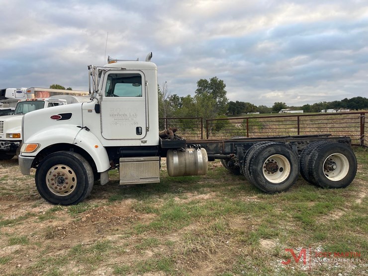 2006-peterbilt-335-image-6