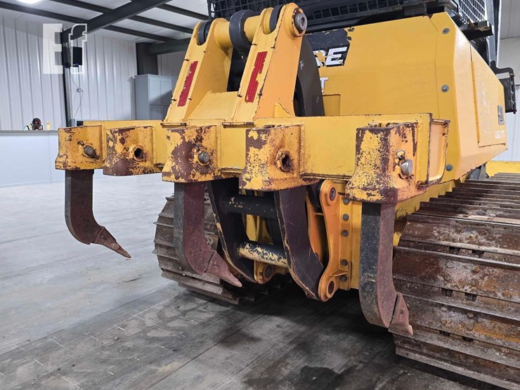 2022-deere-650k-lgp-image-13