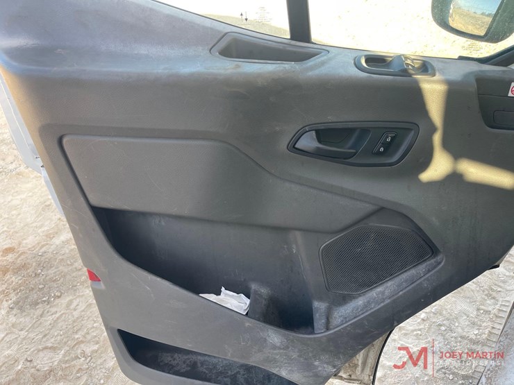 2021-ford-transit-image-24
