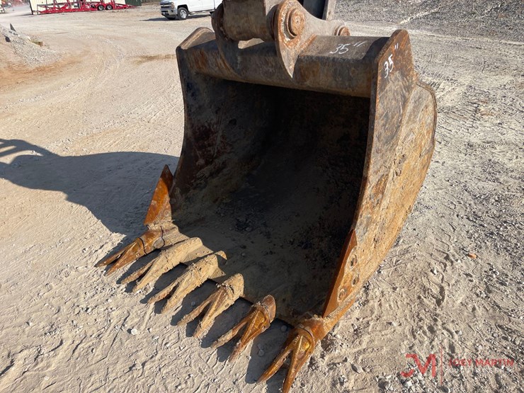 2014-komatsu-pc240-lc-10-image-11