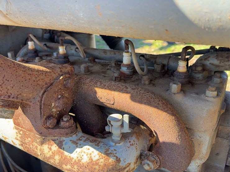 caterpillar-ten-image-15