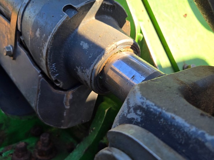 2019-john-deere-6-image-99