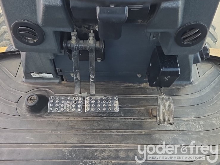 2015-deere-310sk-image-62