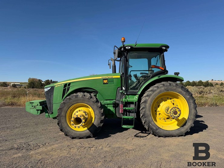 2011-john-deere-8360r-tractor-image-2