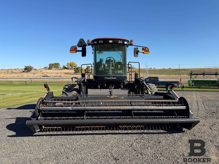 2016-macdon-m155e4-windrower-image-8