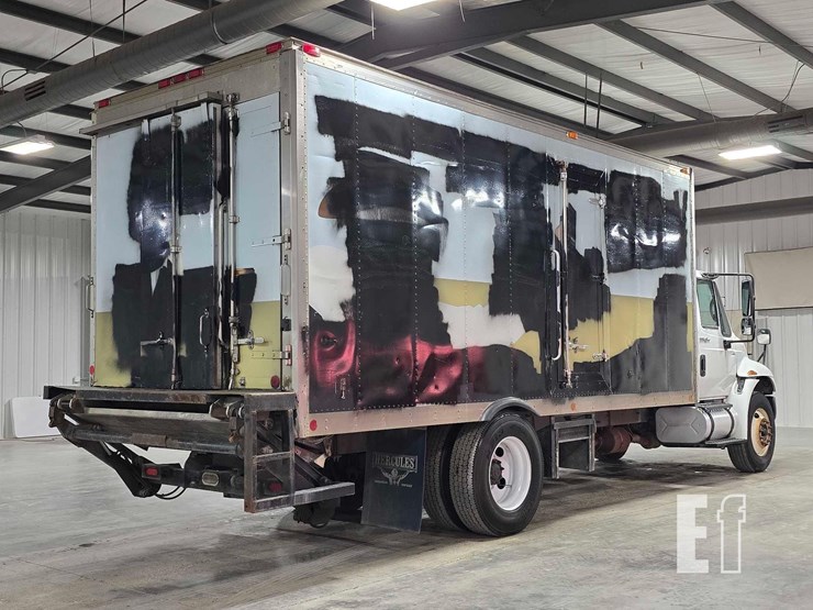 2011-international-durastar-4300-image-3