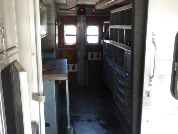 2008-workhorse-w62-image-28