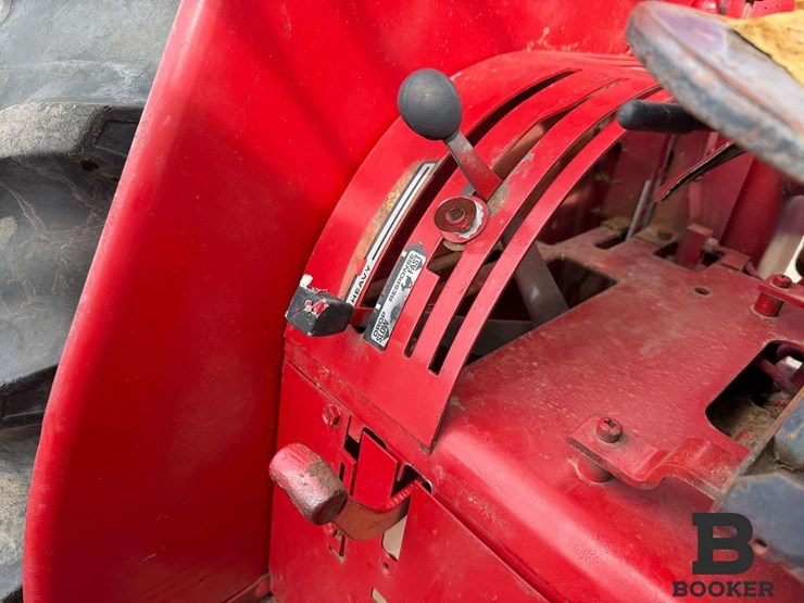 international-584-tractor-image-45