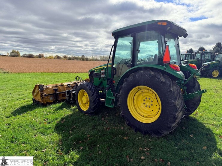 2024-john-deere-5067e-image-4