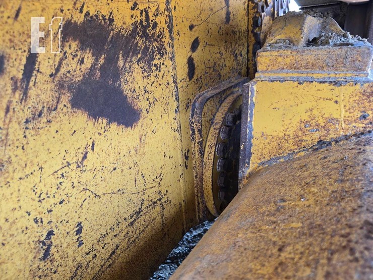 2008-deere-750j-image-23