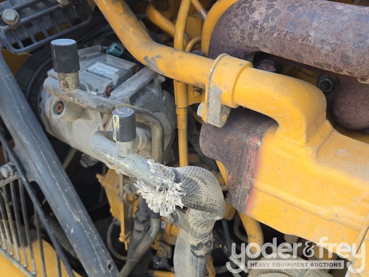 2015-deere-310sk-image-40