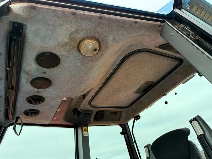 new-holland-8160-image-39