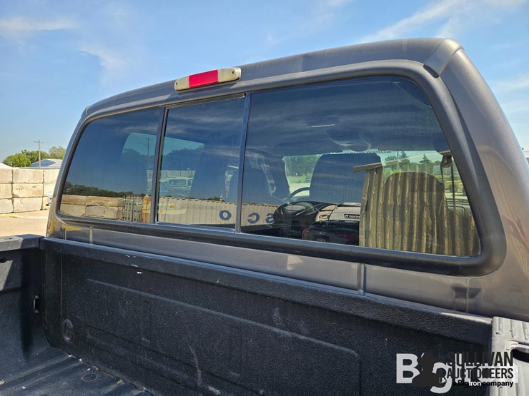 2004-ford-f250-super-duty-4x4-crew-cab-pickup-image-17