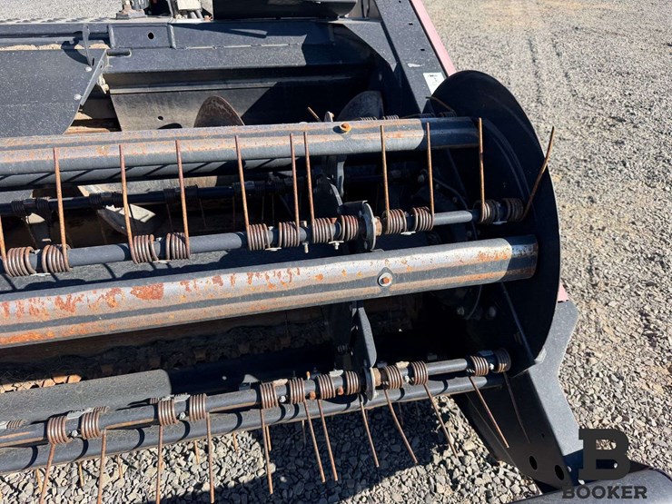 2016-macdon-m155e4-windrower-image-12