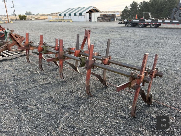 4-row-3pt-cultivator-image-4