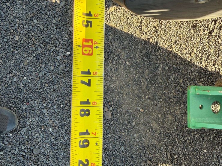 john-deere-1700-planter-image-37