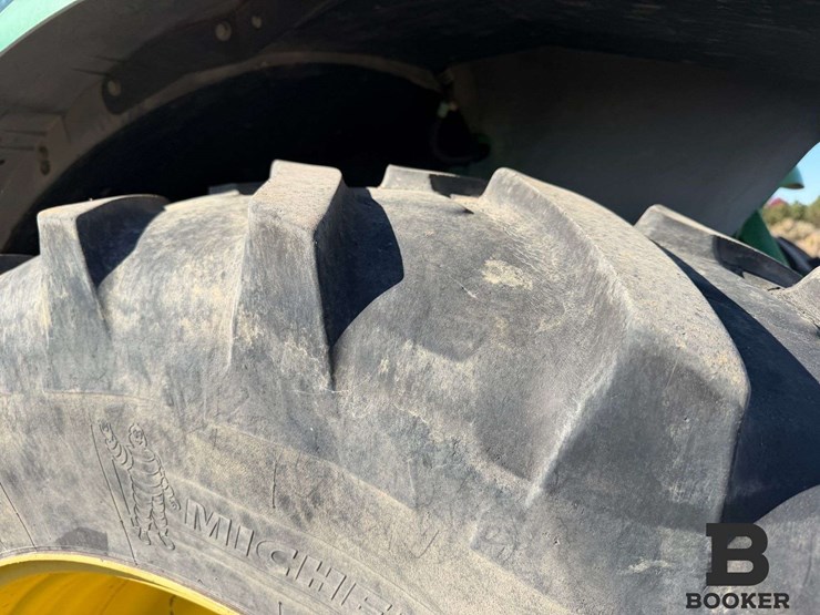 2011-john-deere-8360r-tractor-image-39