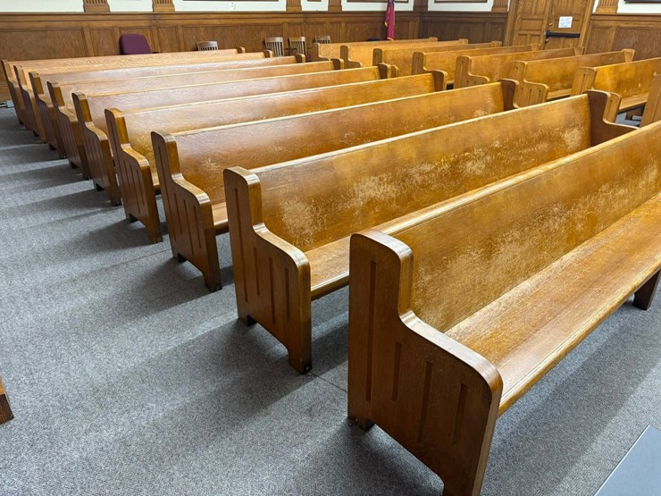 #46849-•-lot-of-(5)-pews-inv#46849-image-2
